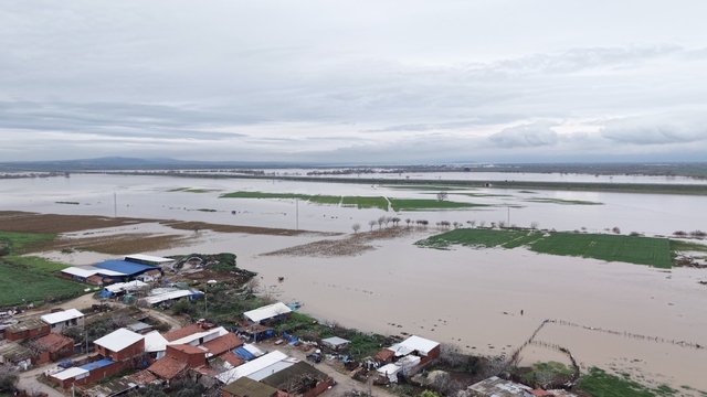 Bursa'da tarım arazileri sular altında kaldı
Yaşanan doğal afet dronla görüntülendi