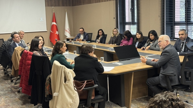 Eskişehir İl Sağlık Müdürlüğü'nde 'Hukuk ve Muhakemat' mesaisi
İl Sağlık Müdürü Doç. Dr. Yaşar Bildirici, birim çalışmalarını mercek altına aldı