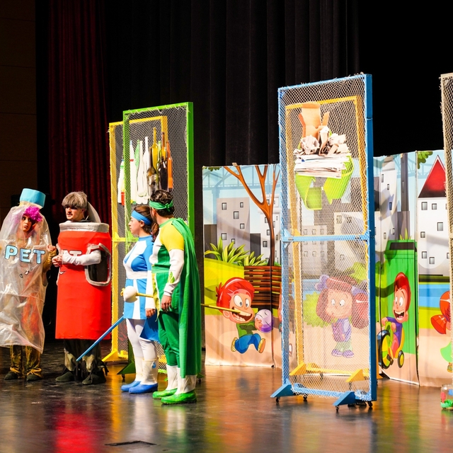 Erbaa'da çocuklara sıfır atık bilinci tiyatro ile anlatıldı