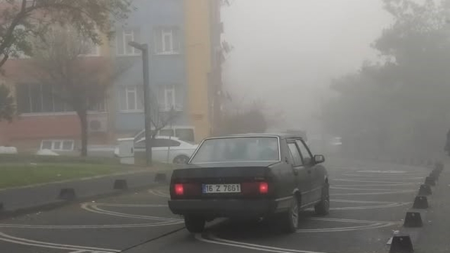 Balıkesir'de sis etkili oluyor