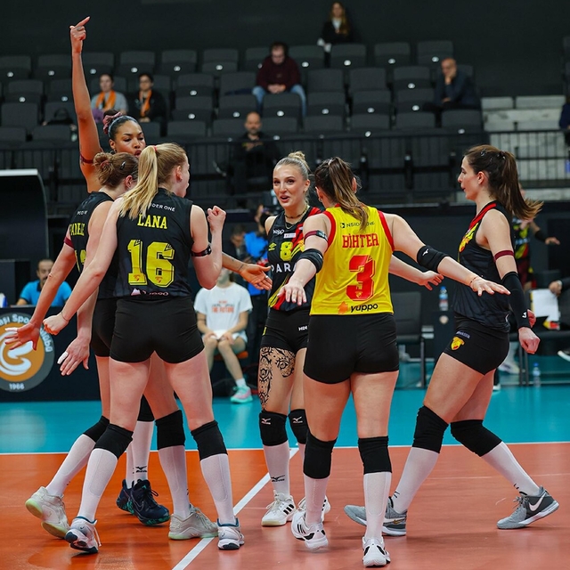 Göztepe voleybolda takımı dağıttı
