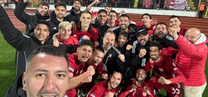 Ayvalıkgücü Belediyespor dört dörtlük