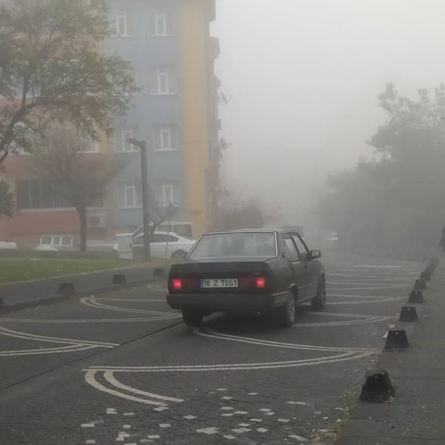 Balıkesir'de sis etkili oluyor