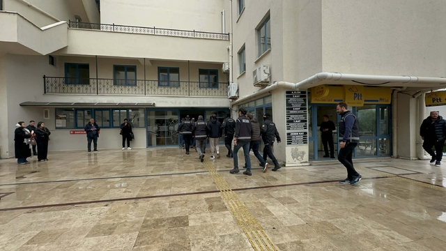 Marmaris Belediyesi'ndeki 'rüşvet' soruşturmasında 4 şüpheli tutuklandı