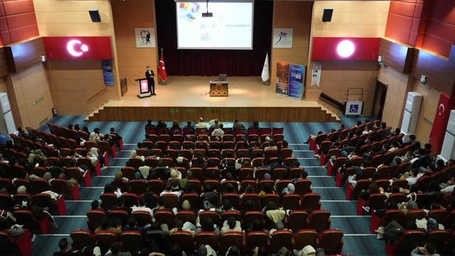 KBÜ'de diş hekimliği öğrencileri sempozyumda buluştu