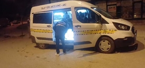 Husumetli oldukları kişinin evine zorla giren silahlı 4 kişiye gözaltı