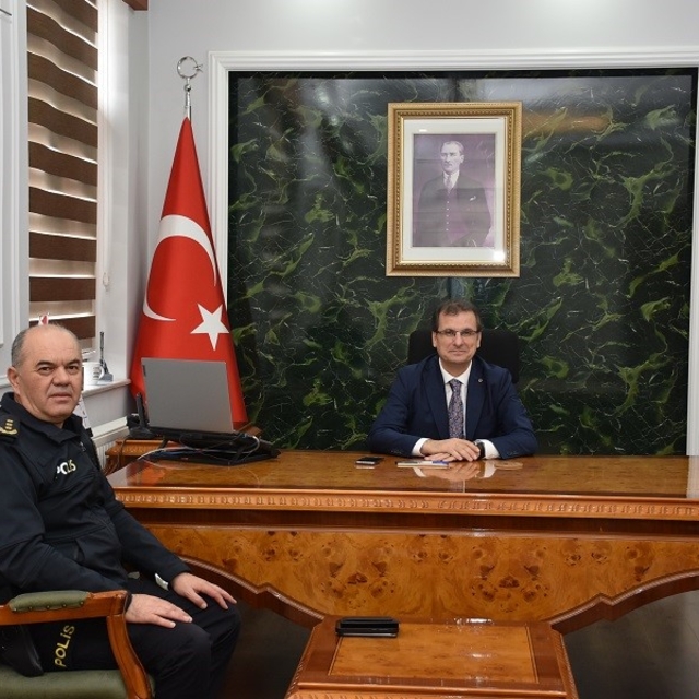 Salihli'ye yeni emniyet müdürü
Salihli İlçe Emniyet Müdürü Bircan Baycan gö...