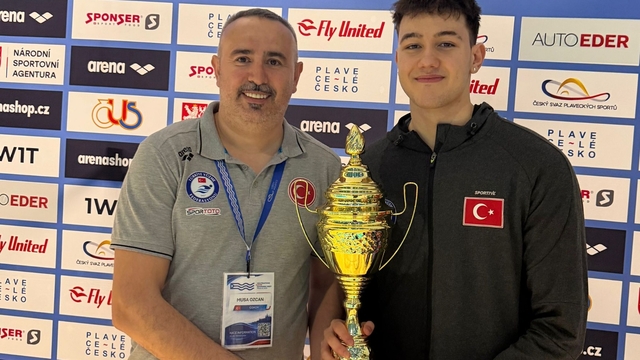 Denizlili yüzücü Ahmet Mete tarih yazdı