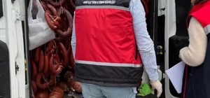 Serik’te 176 kilogram tarihi geçmiş sucuk ele geçirildi