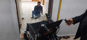 Şanlıurfa'daki engelli gence Ankara'dan akülü tekerlekli sandalye sürprizi Hayali kapısına geldi, büyük mutluluk yaşadı Kapıyı çalan iyilikle engelli gencin yüzü güldü