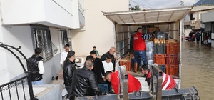 Şehzadeler Belediyesi’nden Akpınar’da mahsur kalan vatandaşlara destek