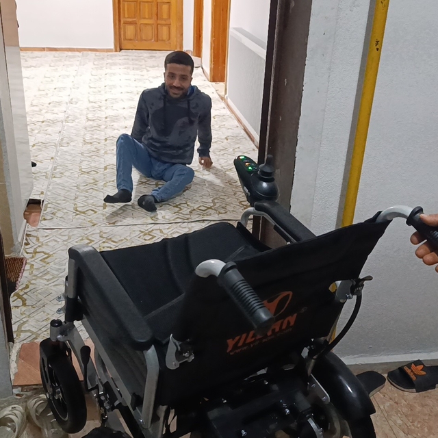 Şanlıurfa'daki engelli gence Ankara'dan akülü tekerlekli sandalye sürprizi...