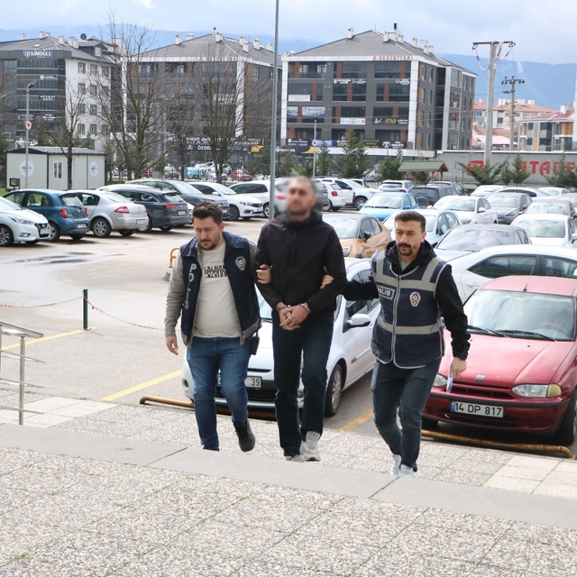 Çaldığı TIR'la gittiği eski sevgilisinin evinden de laptop çaldı