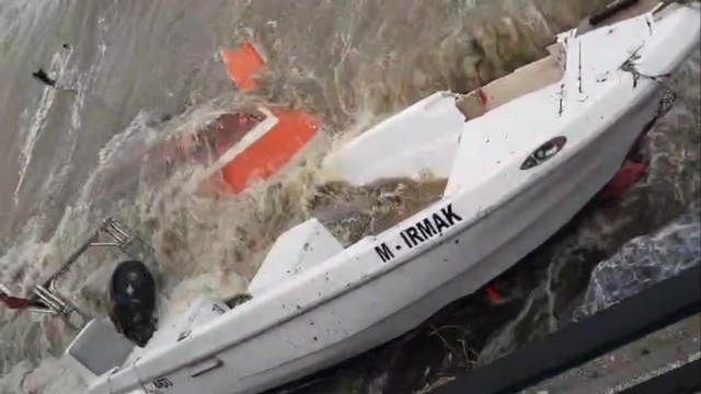 Lodos ve dalgaların vurduğu Gemlik'ten acil liman çağrısı