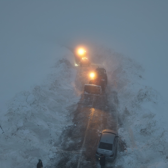 Muş'ta bahar ayında kar ulaşımı olumsuz etkiledi
