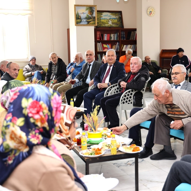 Atık kumaşlar huzurevine umut oldu