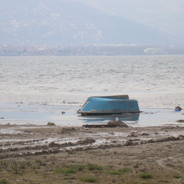 Yağışlar Sapanca Gölü'nde seviyeyi artırdı ancak risk hala devam ediyor
Doç...