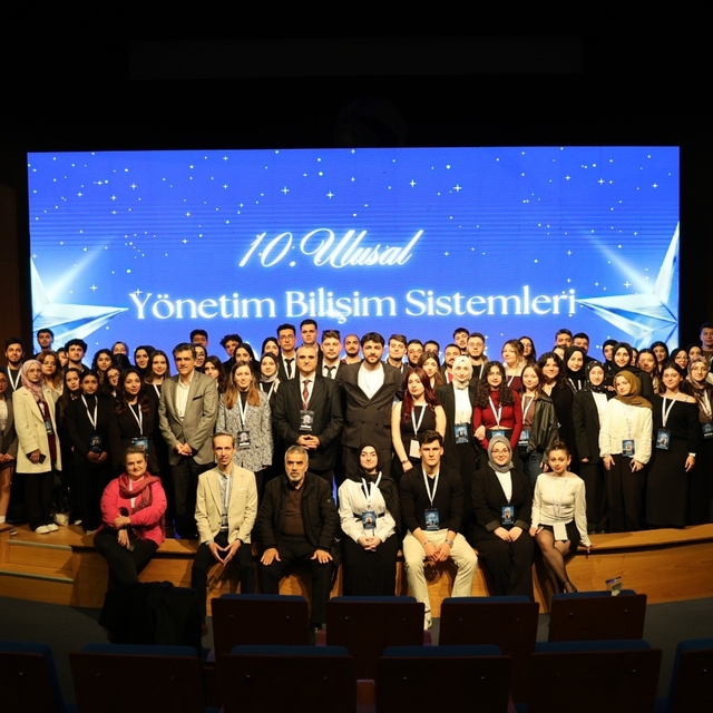 Bilişim sistemleri öğrenci zirvesine ev sahipliği yaptı