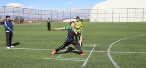 Malatya'da okul sporları yıldızlar kriket grup müsabakaları başladı