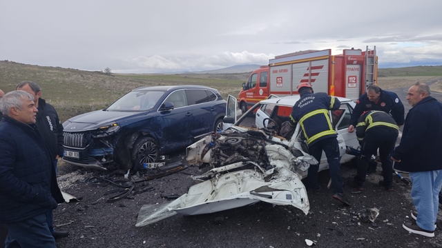 Nevşehir'de iki otomobil çarpıştı: 1 ölü, 2 yaralı