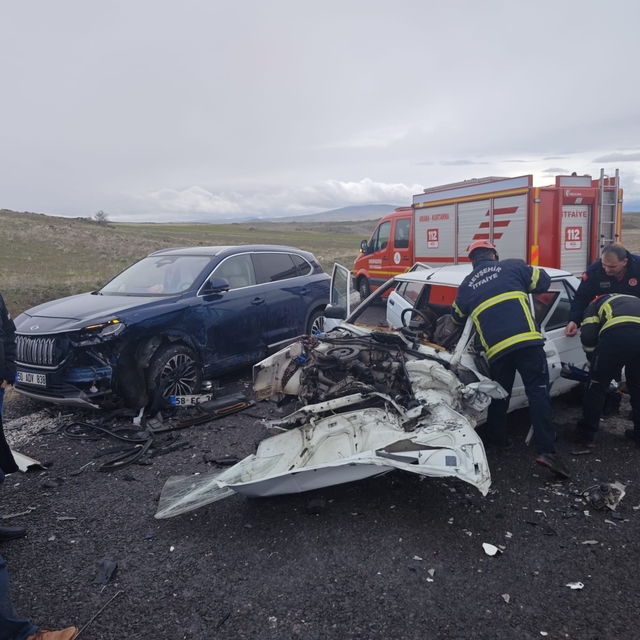 Nevşehir'de iki otomobil çarpıştı: 1 ölü, 2 yaralı