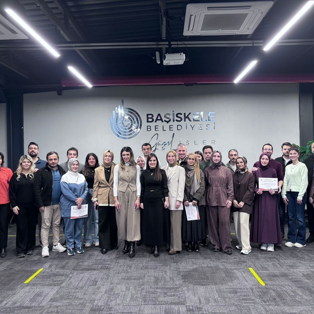 Başiskele'de çiftler 27'nci Evlilik Okulu'nda buluştu