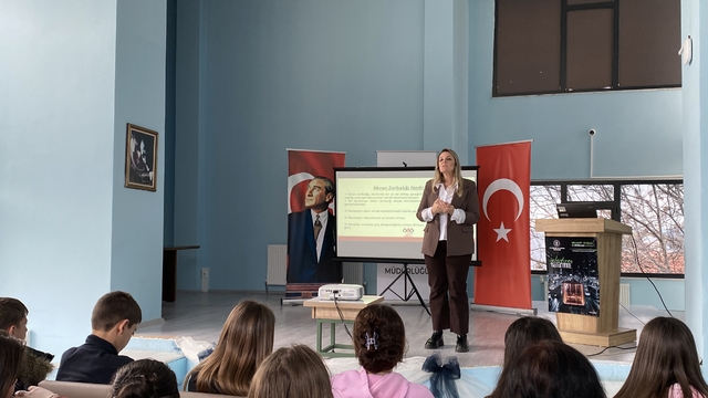 Edirne'de öğrencilere akran zorbalığı anlatıldı