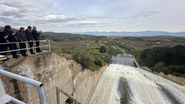 Afşar Barajında sevindiren doluluk
Sarıgöl ve Alaşehir kaymakamları barajda inceleme yaptı