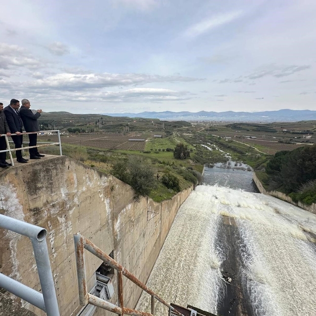 Afşar Barajında sevindiren doluluk
Sarıgöl ve Alaşehir kaymakamları barajda...
