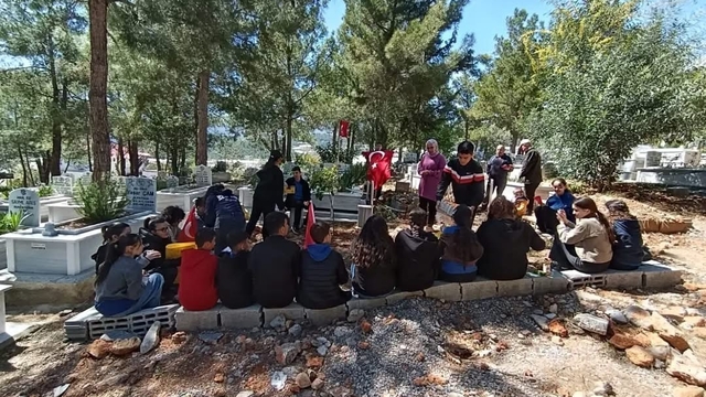 Ortaokul öğrencileri şehit Sedat Yabalak'ı dualarla andı