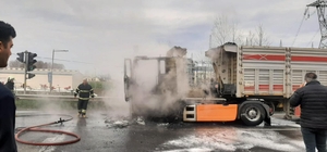 Terme'de seyir halindeki tırda çıkan yangın söndürüldü