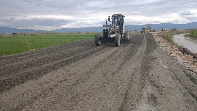 Büyükşehir'den eş zamanlı 'ulaşım' mesaisi
Aydın'ın ulaşım altyapısı güçleniyor