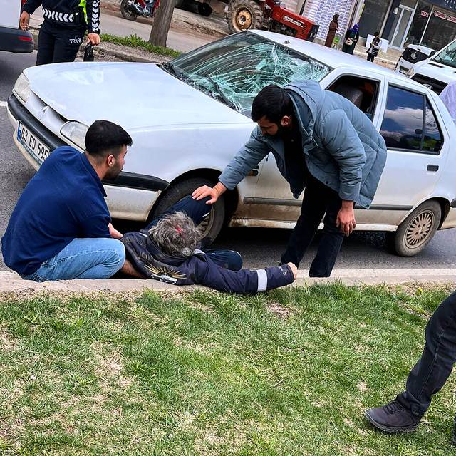 Şanlıurfa'da otomobilin çarptığı yaya yaralandı