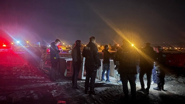 Erzincan'da araç yangınında yanan kişi hayatını kaybetti