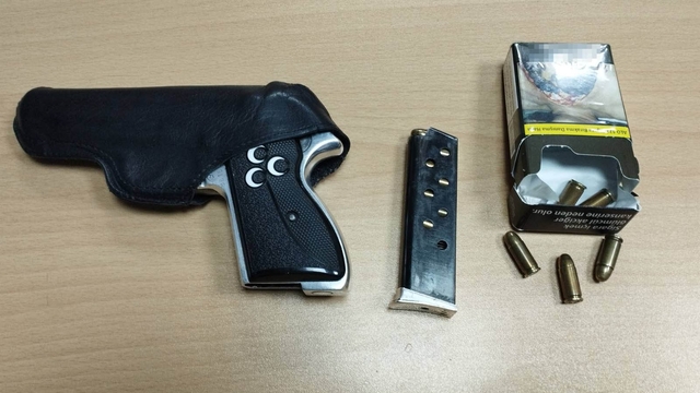 Sınırda kaçakçılık operasyonu: Minibüste silah ve mühimmat ele geçirildi