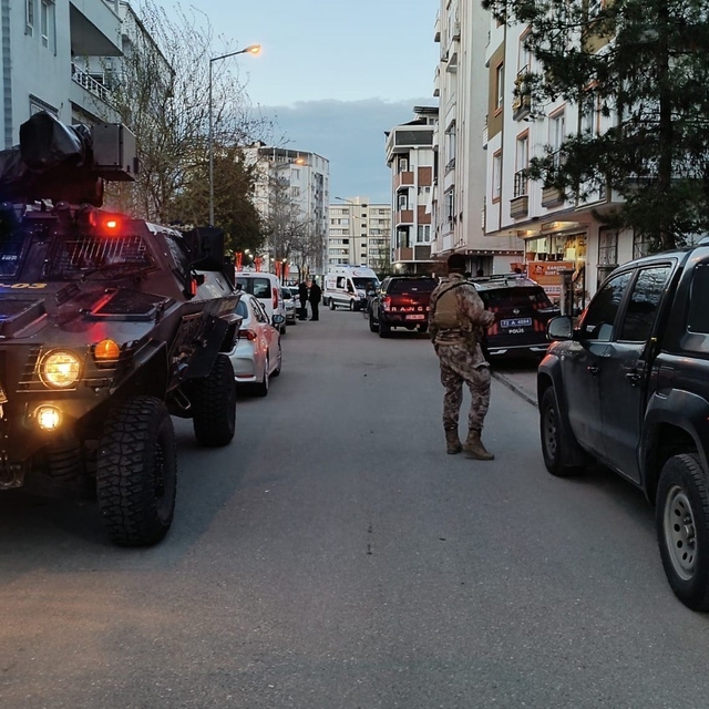Batman'da aile katliamı: Anne ve ağabeyini öldürdü
