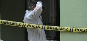 Evinde ölü bulundu