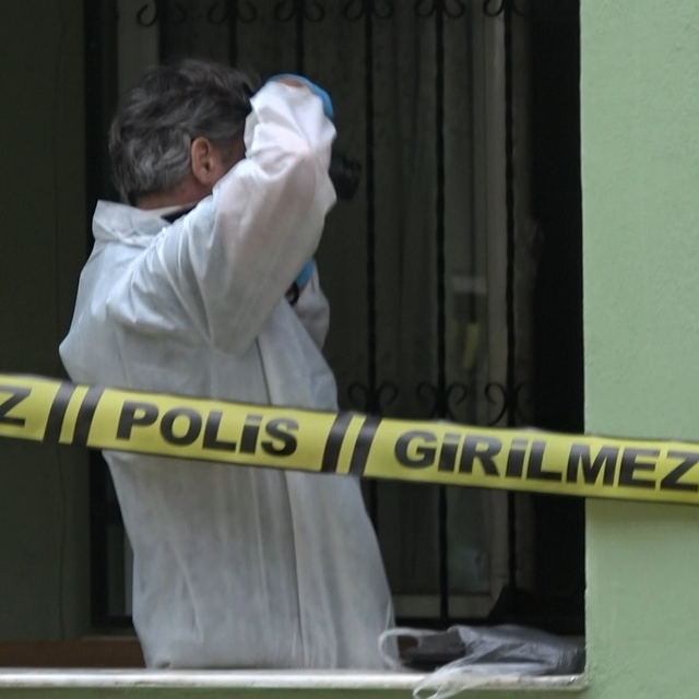 Evinde ölü bulundu