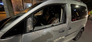 Hafif ticari araç üniversite öğrencisine çarptı: 3 yaralı