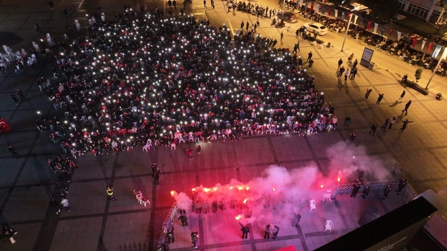 Milli takımın Dünya Kupası bileti Kocaeli'de coşkuyla kutlandı