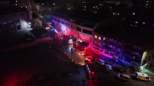 Bursa'da bir depoda çıkan yangın itfaiye ekiplerini harekete geçirdi