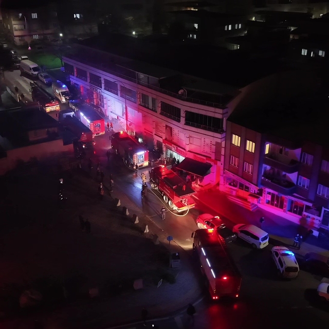 Bursa'da bir depoda çıkan yangın itfaiye ekiplerini harekete geçirdi