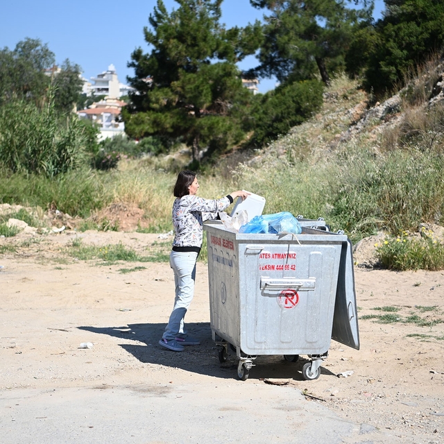 Kuşadası Belediyesi'nden çevre temizliği çağrısı