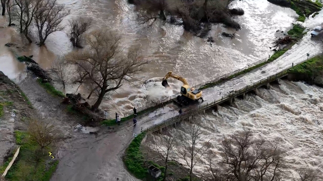 18 yıl sonra baraj tam doluluğa ulaştı
Kapasitesi zorlanan barajdan salınan su tarlalara zarar verdi