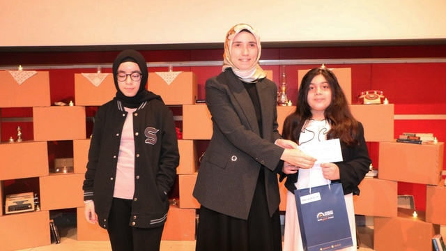 Gebze'de en çok kitap okuyan okurlar ödüllendirildi