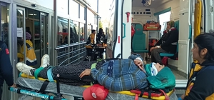 Adana'da tarım işçilerini taşıyan minibüs devrildi; 17 yaralı