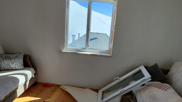 Bayburt'ta ayıların talan ettiği yayla evlerine ulaşım sağlanamıyor: Köylüler yolun açılmasını istiyor