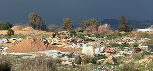 Kuş cenneti çöplüğe döndü