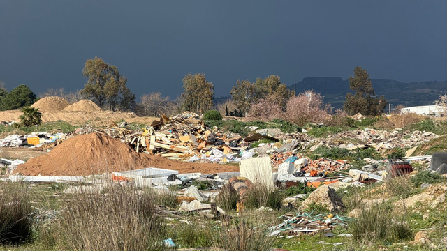 Kuş cenneti çöplüğe döndü