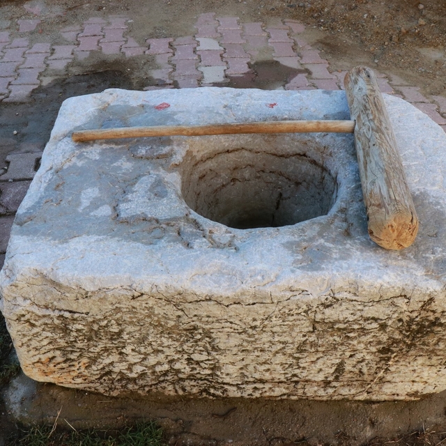 Asırlık dibek, köyün ortak mirası oldu